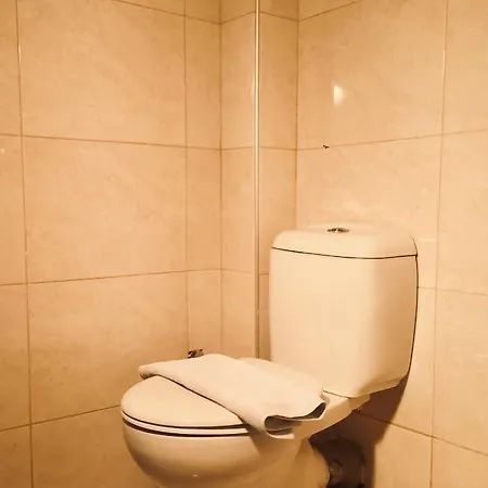 Plouto Isimeriahomz Apartament *