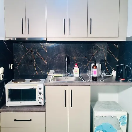 Apartament Plouto Isimeriahomz *