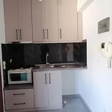 Plouto Isimeriahomz *